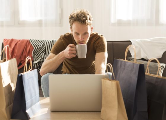 Cicha noc, głośny problem. Świąteczne zakupy na chińskich platformach a polski e-handel.