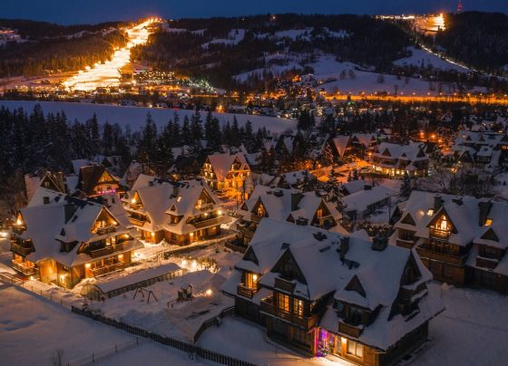Zimowe ferie bez jednego scenariusza. Krócej, częściej i bardziej elastycznie