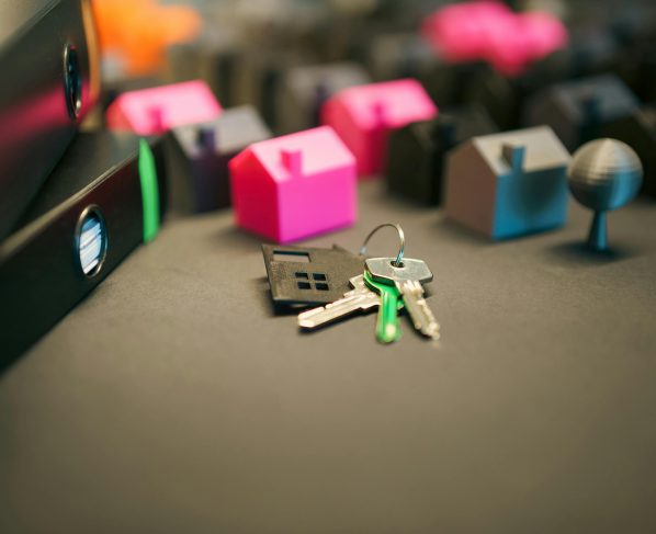 sluzebnosc-czy-dozywocie-kluczowe-roznice-ktore-moga-zadecydowac-o-losie-nieruchomosci-i-rodziny