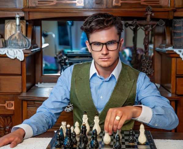 19 lat i miliard wyświetleń. Julian Heller zbudował firmę szybciej niż większość zaczyna studia