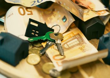 KONIEC ERY KUPOWANIA W CIEMNO – DLACZEGO ŚWIADOMY INWESTOR WYBIERA DZIŚ MIESZKANIA ZAMIAST RYZYKOWNYCH ALTERNATYW?