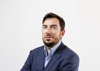 NIEDOCENIENI NA STARCIE, OBOJĘTNI W PRZYSZŁOŚCI – TAK FIRMY TWORZĄ POKOLENIE BEZ ZAANGAŻOWANIA