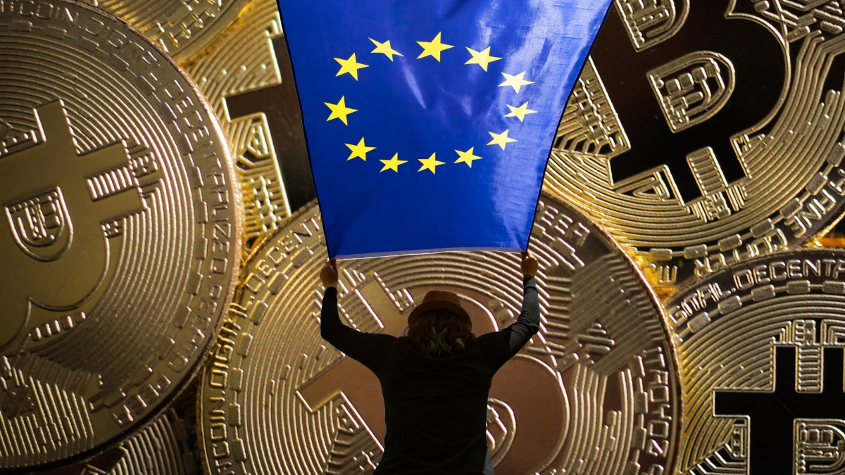 Polska nadal bez wdrożenia MiCA. Eksperci alarmują o chaosie na rynku kryptowalut