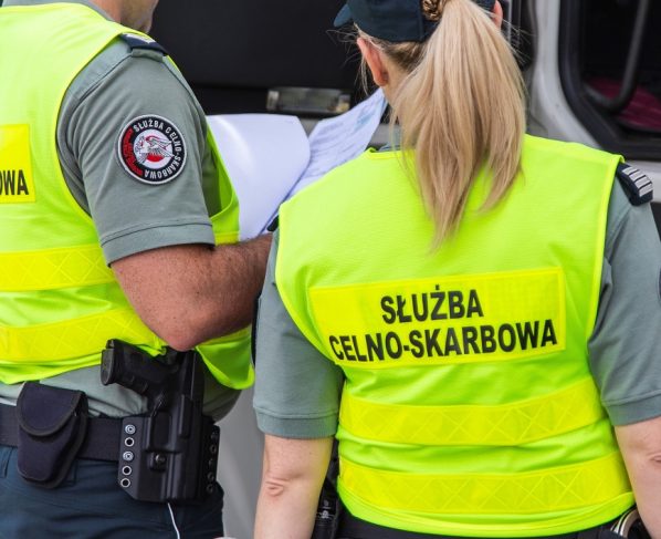 Polacy coraz częściej zgłaszają skarbówce podejrzenia oszustw. Do KAS trafiły dziesiątki tysięcy donosów