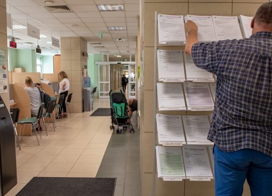 Polacy wciąż chętnie zakładają jednoosobowe firmy. W 2025 roku powstało ich prawie 289 tys.