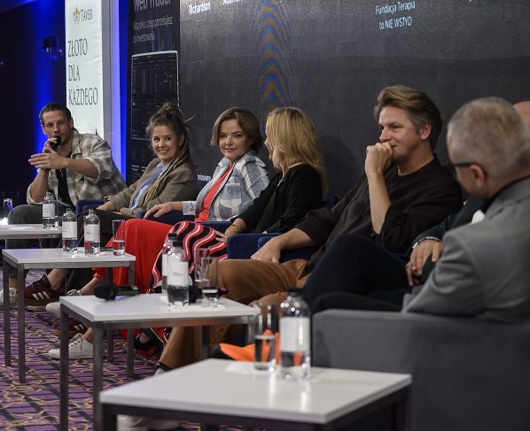 sztuka-niesie-pomoc-artysci-dla-mlodego-pokolenia-na-jubileuszowej-konferencji-wallstreet-30-w-karpaczu