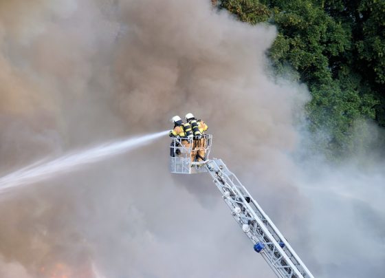 Pożar zaczyna się długo przed pierwszym płomieniem. Jak przygotować obiekt, zanim kryzys sprawdzi jego odporność?