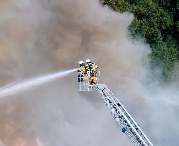 Pożar zaczyna się długo przed pierwszym płomieniem. Jak przygotować obiekt, zanim kryzys sprawdzi jego odporność?